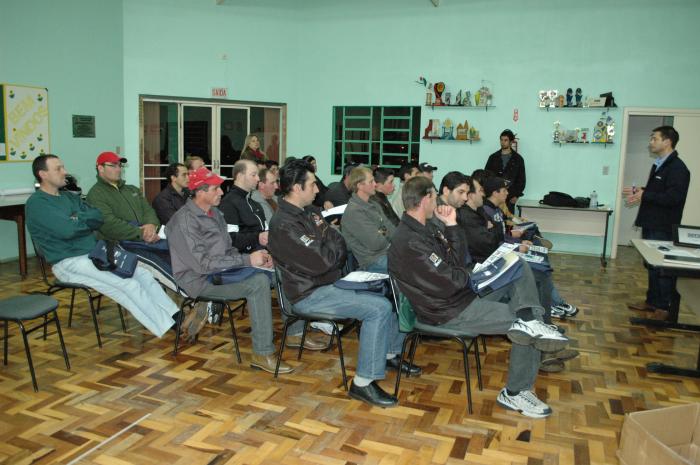 You are currently viewing Trinta Alunos iniciam o Curso de Eletricista Instalador Predial em Vargeão