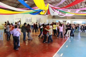 Read more about the article Dia do Idoso é comemorado com festa envolvendo quase 200 idosos em Passos Maia