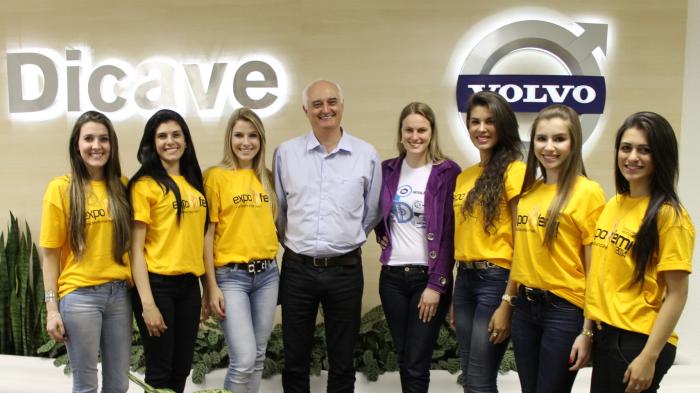 Read more about the article Xanxerê: Candidatas à rainha da EXPO FEMI visitam patrocinadores
