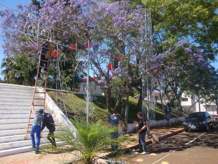 You are currently viewing Ritmo acelerado nos preparativos para o Natal espetacular de Faxinal dos Guedes