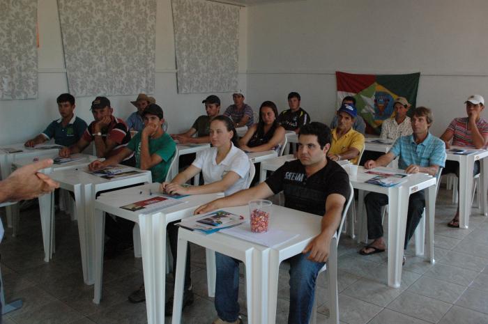 Read more about the article Município de Vargeão forma primeira turma do curso de inseminadores artificiais