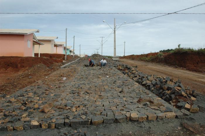 You are currently viewing Ruas do Bairro Horizonte recebem calçamento em Vargeão