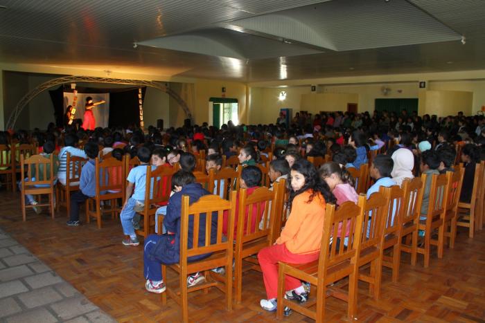 You are currently viewing Teatro educativo é assistido por cerca de dois mil alunos em Ponte Serrada