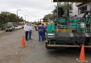 Read more about the article Continuam obras de pavimentação em Xanxerê