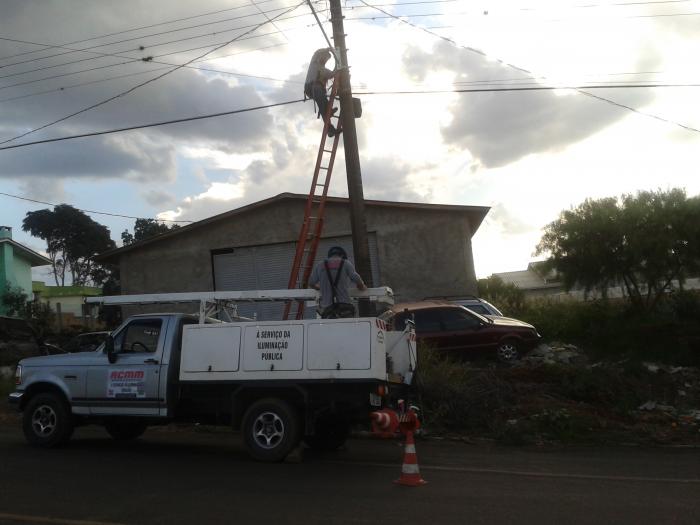 You are currently viewing Abelardo Luz: Prefeitura realiza ampliação e manutenção de rede de iluminação pública