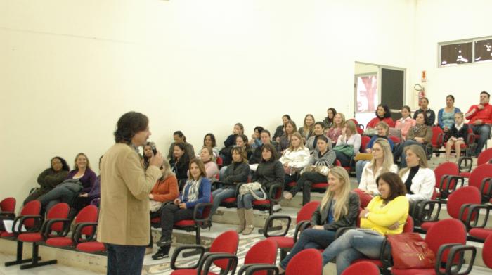 Read more about the article Secretaria de Educação de Vargeão oferece curso para Professores