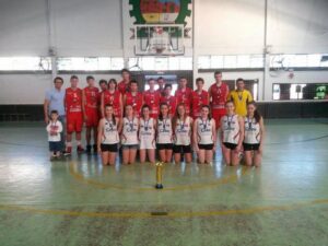 Read more about the article Governo de Xaxim apoia atletas de Basquetebol