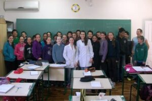 Read more about the article Atividades nutricionais são promovidas com estudantes de Passos Maia