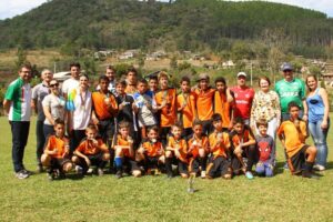 Read more about the article Passos Maia classifica equipe masculina para fase regional do Moleque Bom de Bola