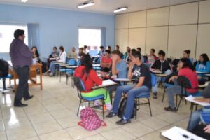 Read more about the article Curso Jovem Empreendedor é ministrado com alunos do ProJovem de Passos Maia