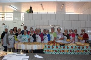 Read more about the article Xaxim realiza curso de produção caseira de pães e biscoitos