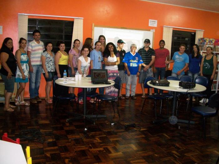 Read more about the article Boa alimentação e atividades físicas são temas de palestra com alunos da EJA em Passos Maia