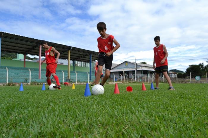 Read more about the article Curitibanos E.C se transfere para Ouro Verde e inicia projeto social para formar novos jogadores