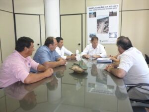 Read more about the article Entre Rios firma parcerias para recuperação de estrada