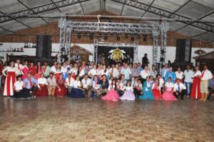 Read more about the article Ponte Serrada: Alunos de curso de dança se formam em baile com mais de 500 pessoas