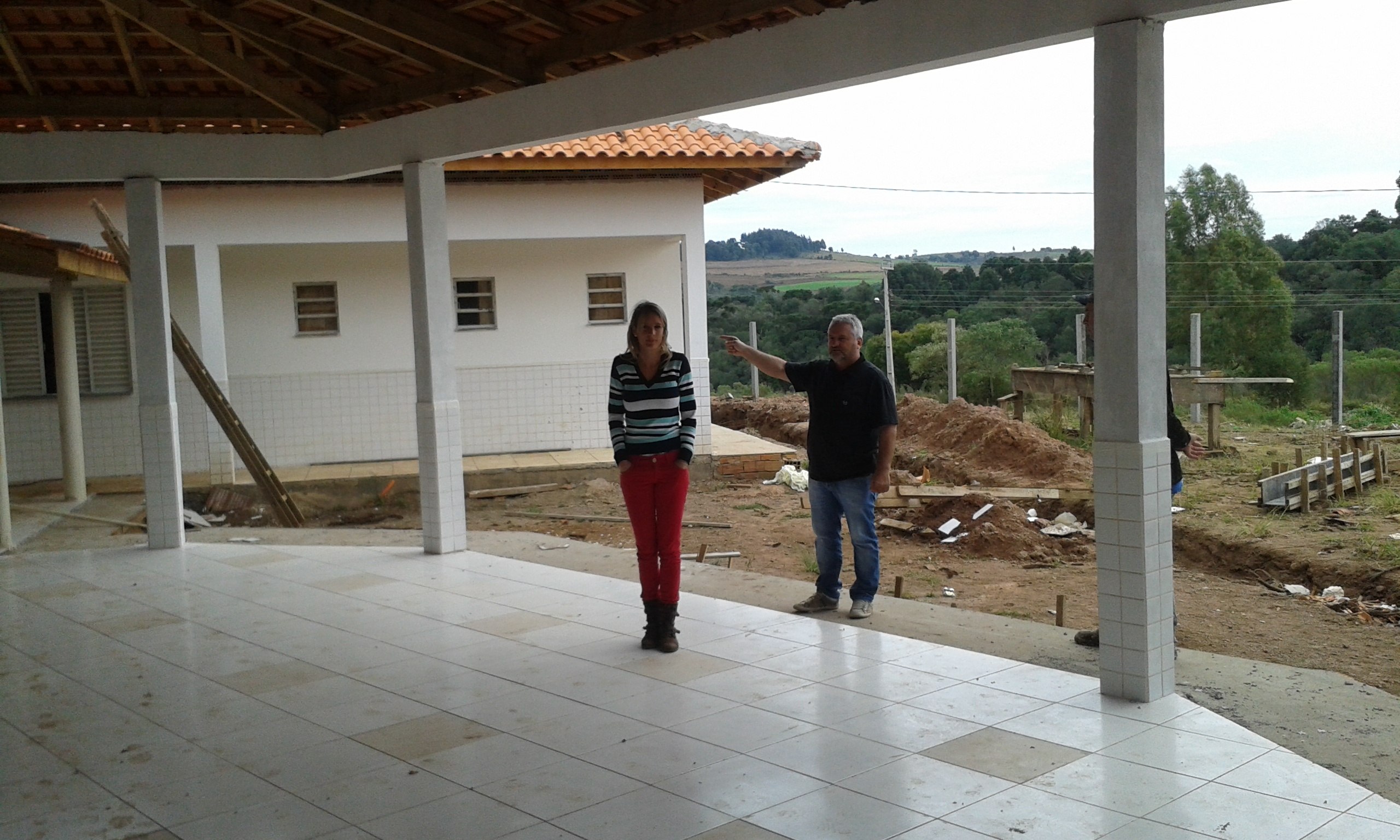 You are currently viewing Prefeito vistoria obras de construção da Escola do Assentamento José Maria