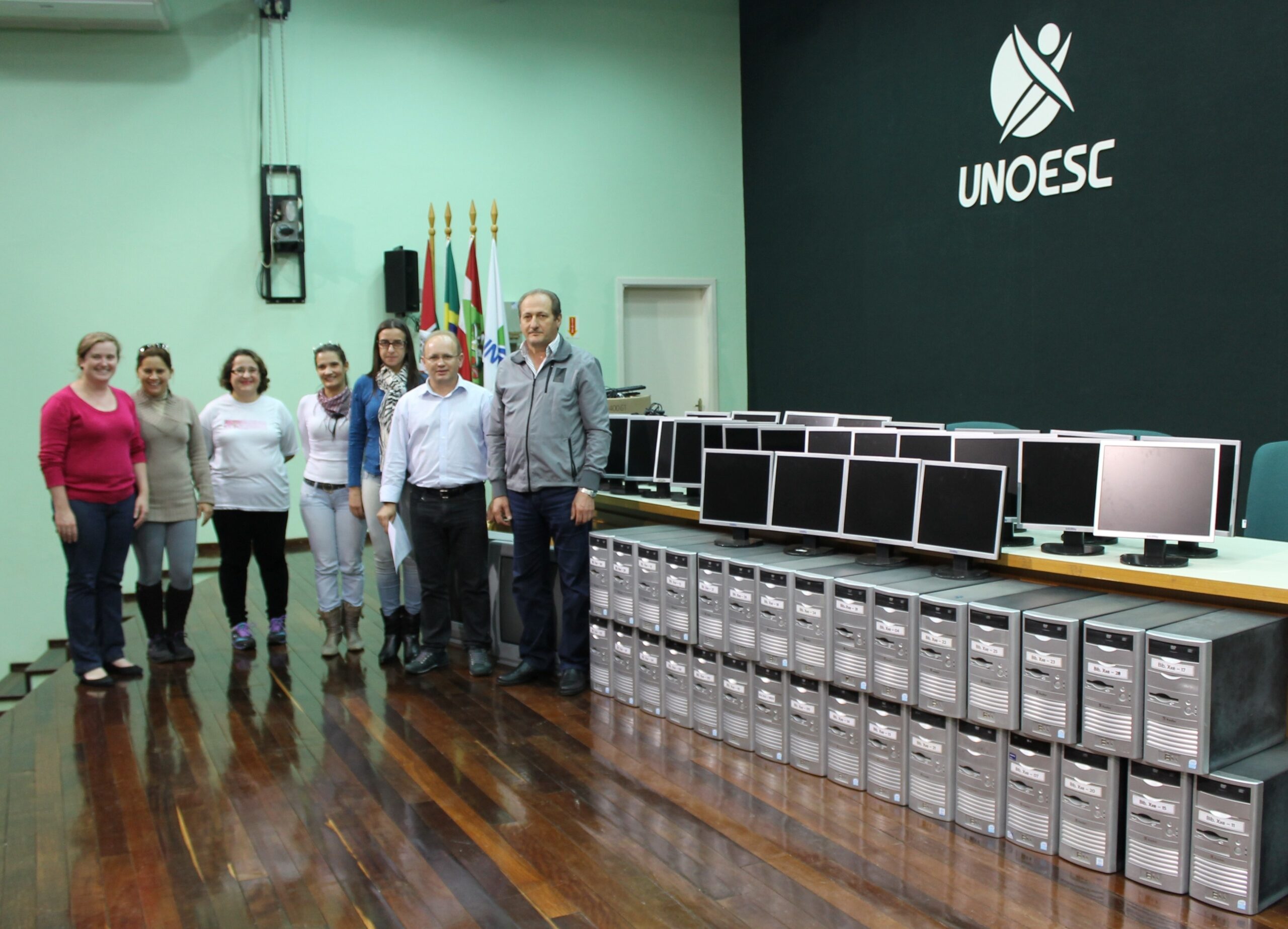 Read more about the article Computadores da Unoesc são destinados à escolas de Xanxerê