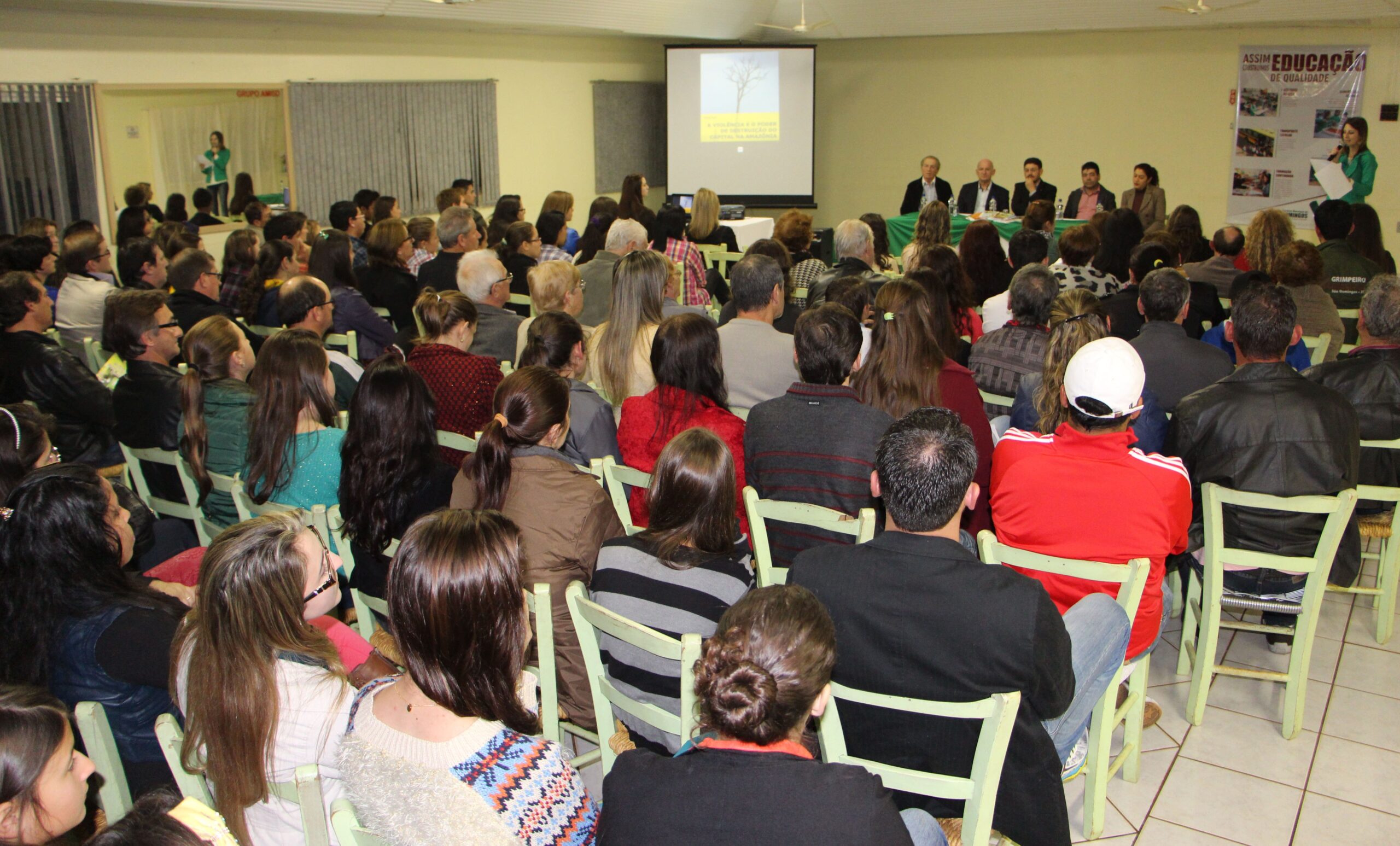 You are currently viewing Mais de 140 pessoas participam de palestra com Fiorelo Picoli em São Domingos