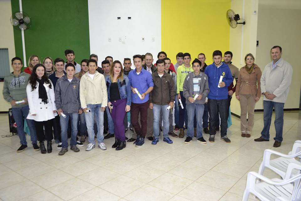 You are currently viewing PRONATEC: 25 alunos concluem curso de Eletricista Predial pelo Senai em Ouro Verde