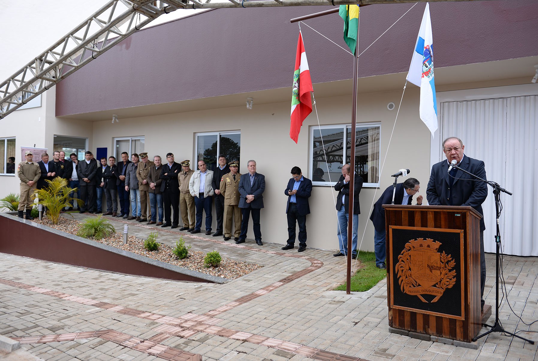 You are currently viewing Prefeito Edegar Giordani e Governador Raimundo Colombo inauguram novo quartel da Polícia Militar em Faxinal dos Guedes
