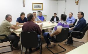Read more about the article Prefeito recebe moradores do Bairro dos Esportes