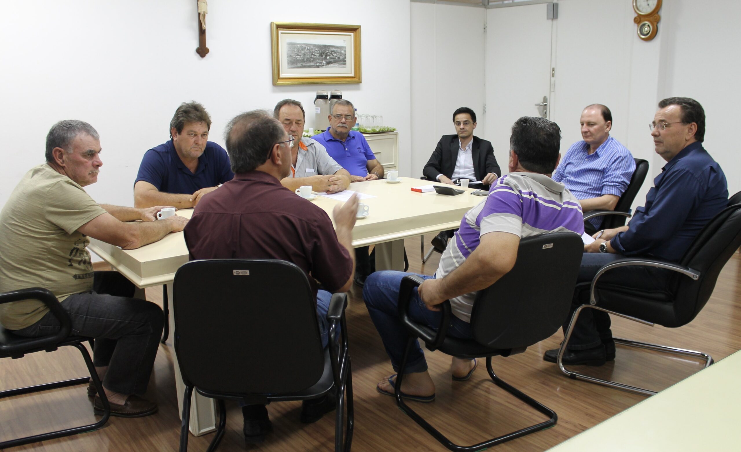 You are currently viewing Prefeito recebe moradores do Bairro dos Esportes