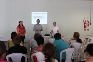 Read more about the article Administração Municipal promove reunião com Clubes de Mães