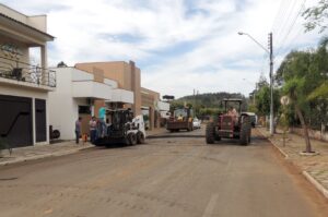 Read more about the article Lajeado Grande recupera o asfalto danificado pelas chuvas