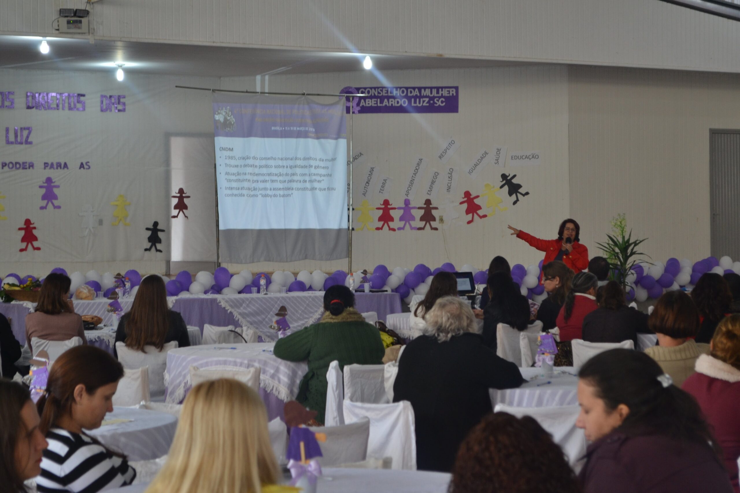 You are currently viewing 1ª Conferência Municipal das Mulheres define prioridades e elege delegadas