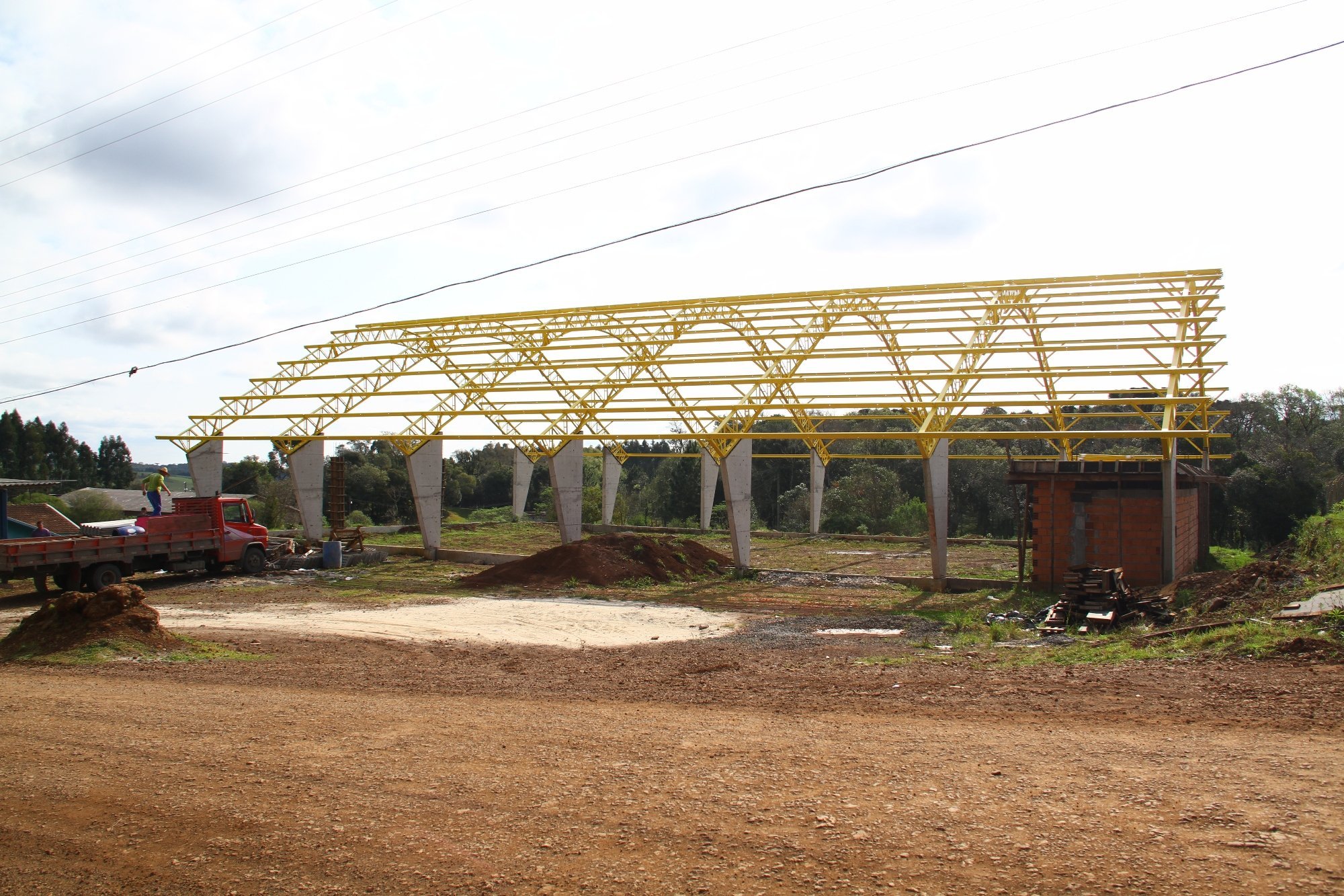 You are currently viewing Retomada construção de quadra coberta na Vila Pouso dos Tropeiros