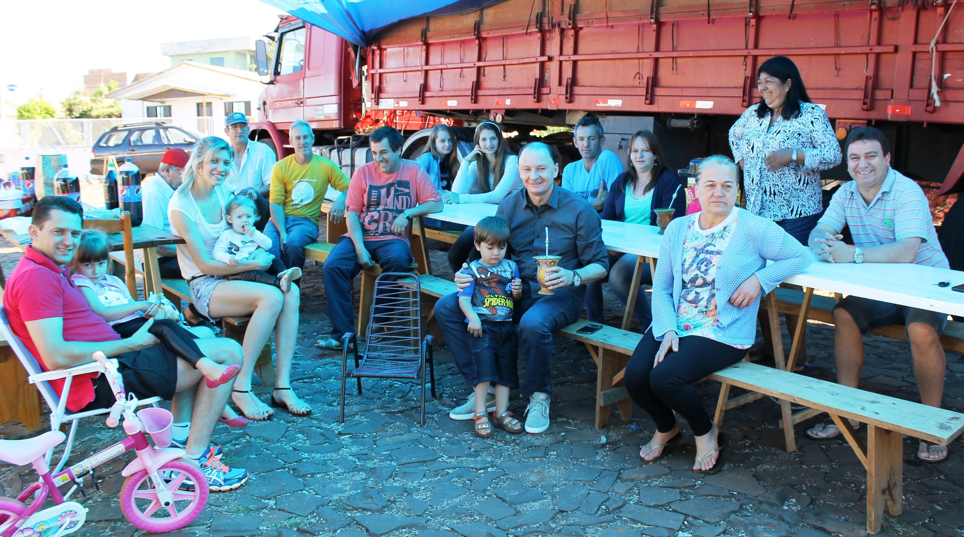 Read more about the article Prefeito de Xanxerê acompanha a Festa do Dia do Vizinho