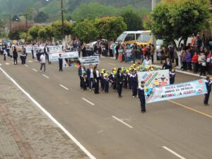 Read more about the article Desfile da Semana da Pátria faz homenagem