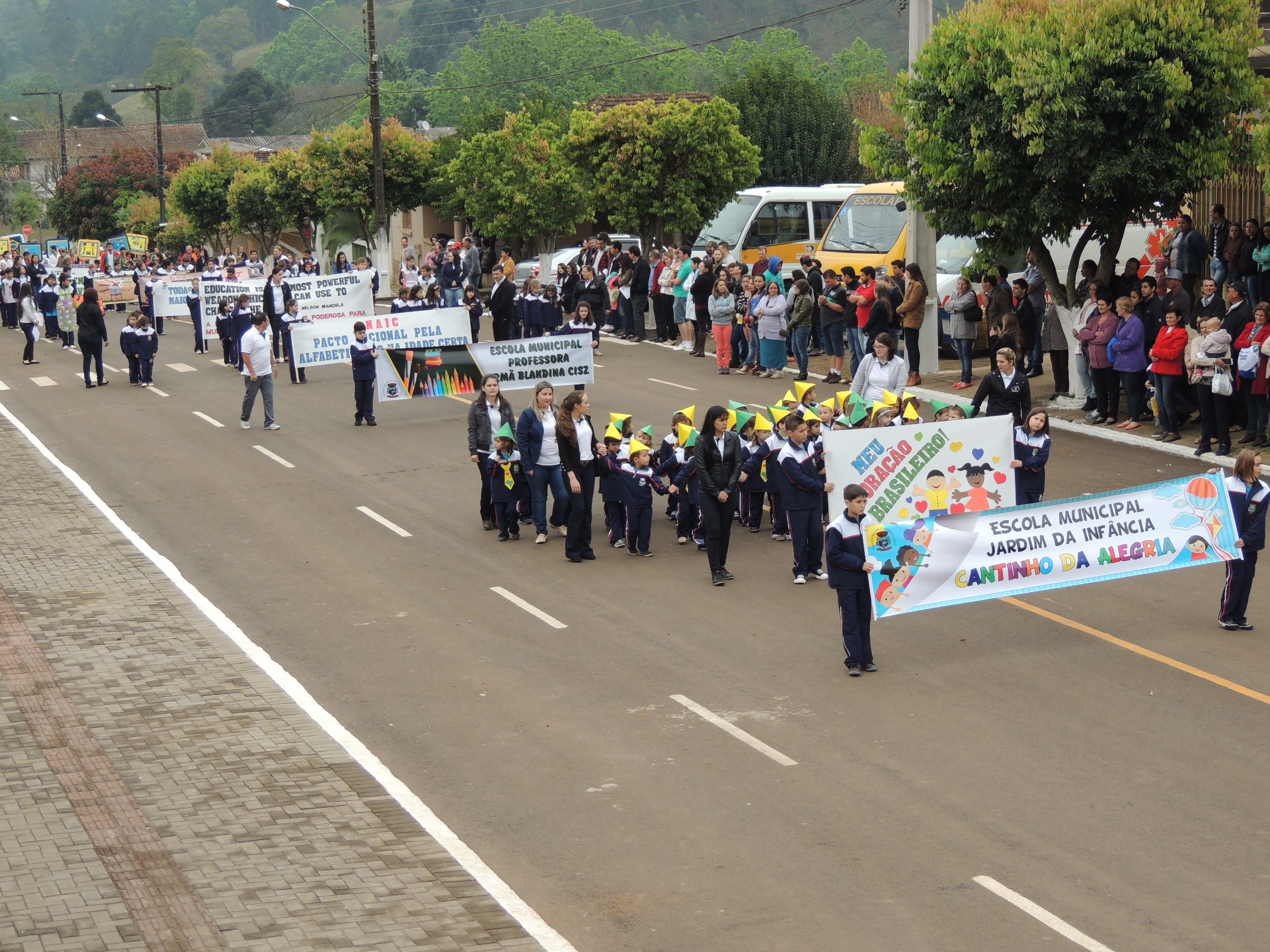 You are currently viewing Desfile da Semana da Pátria faz homenagem