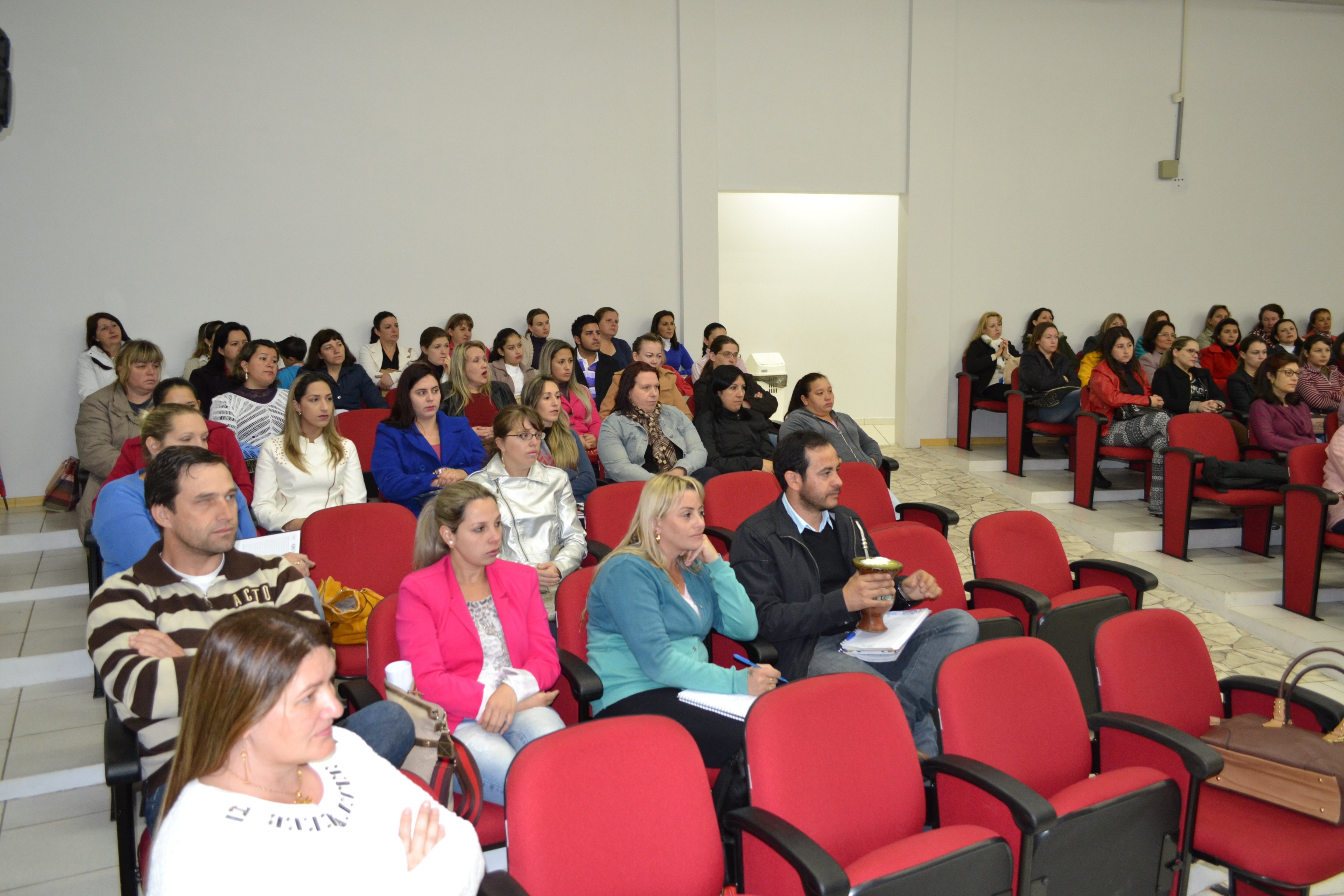 You are currently viewing Educadores da Rede Pública de Ensino de Abelardo Luz participam de curso de formação continuada