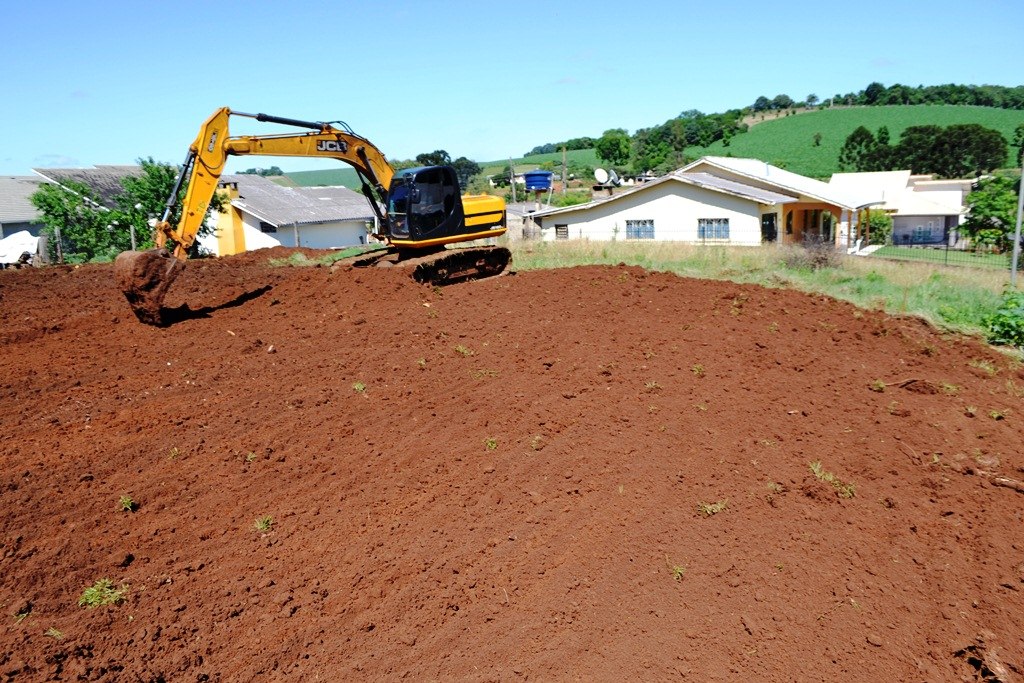 Read more about the article Prefeitura realiza terraplenagem para construção da sede própria do CRAS