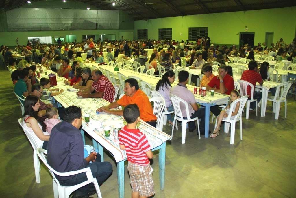 You are currently viewing Jantar é realizado para comemorar Dia do Funcionário Público em Passos Maia