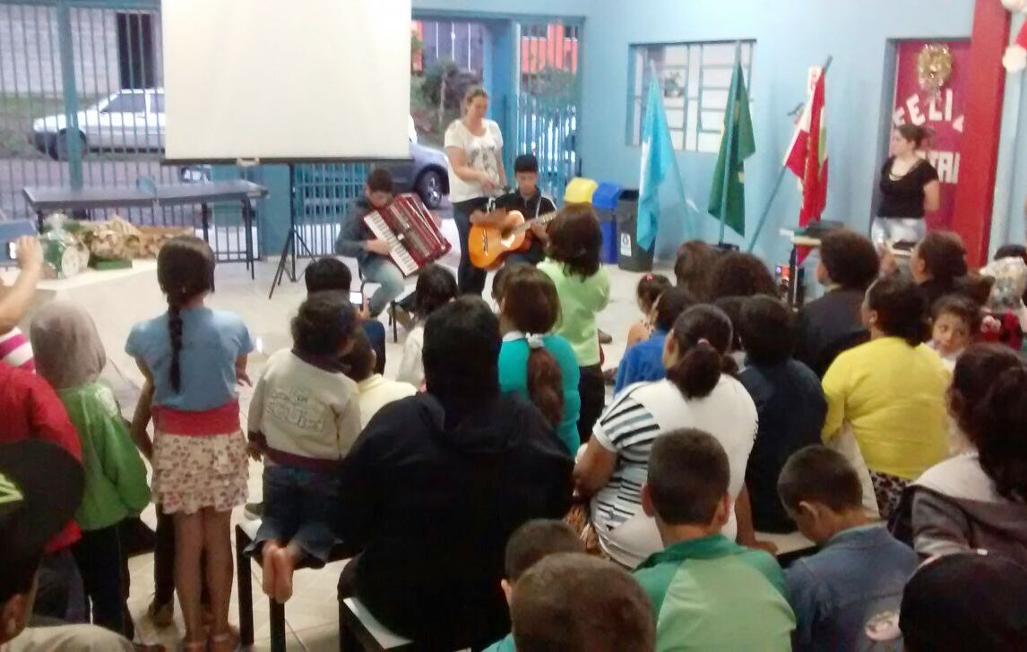 You are currently viewing Dia da família na escola reúne alunos e pais em unidade de ensino de Ponte Serrada