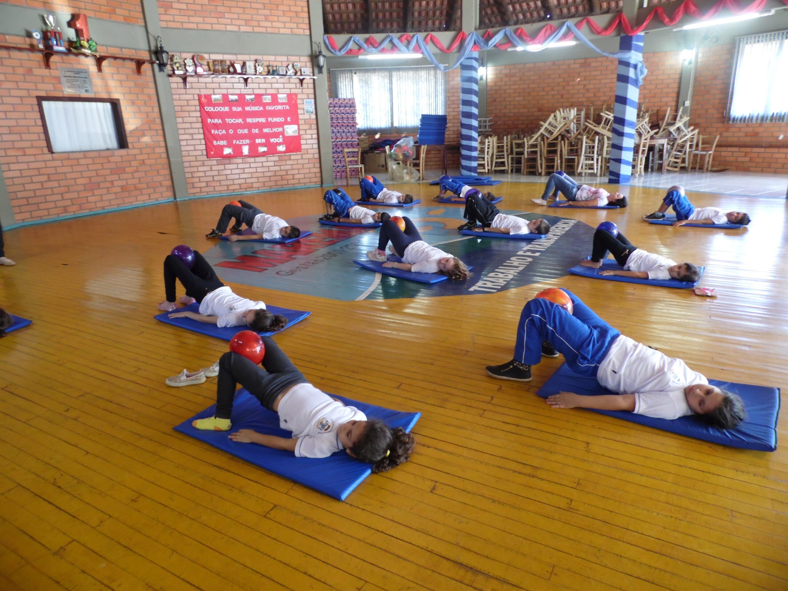 You are currently viewing Equipe do NASF realizada atividades físicas na escola Municipal