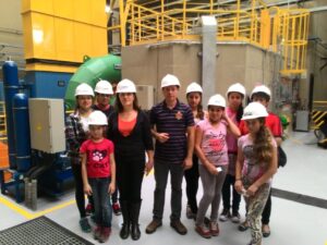 Read more about the article Alunos de Passos Maia visitam hidrelétrica no interior do município