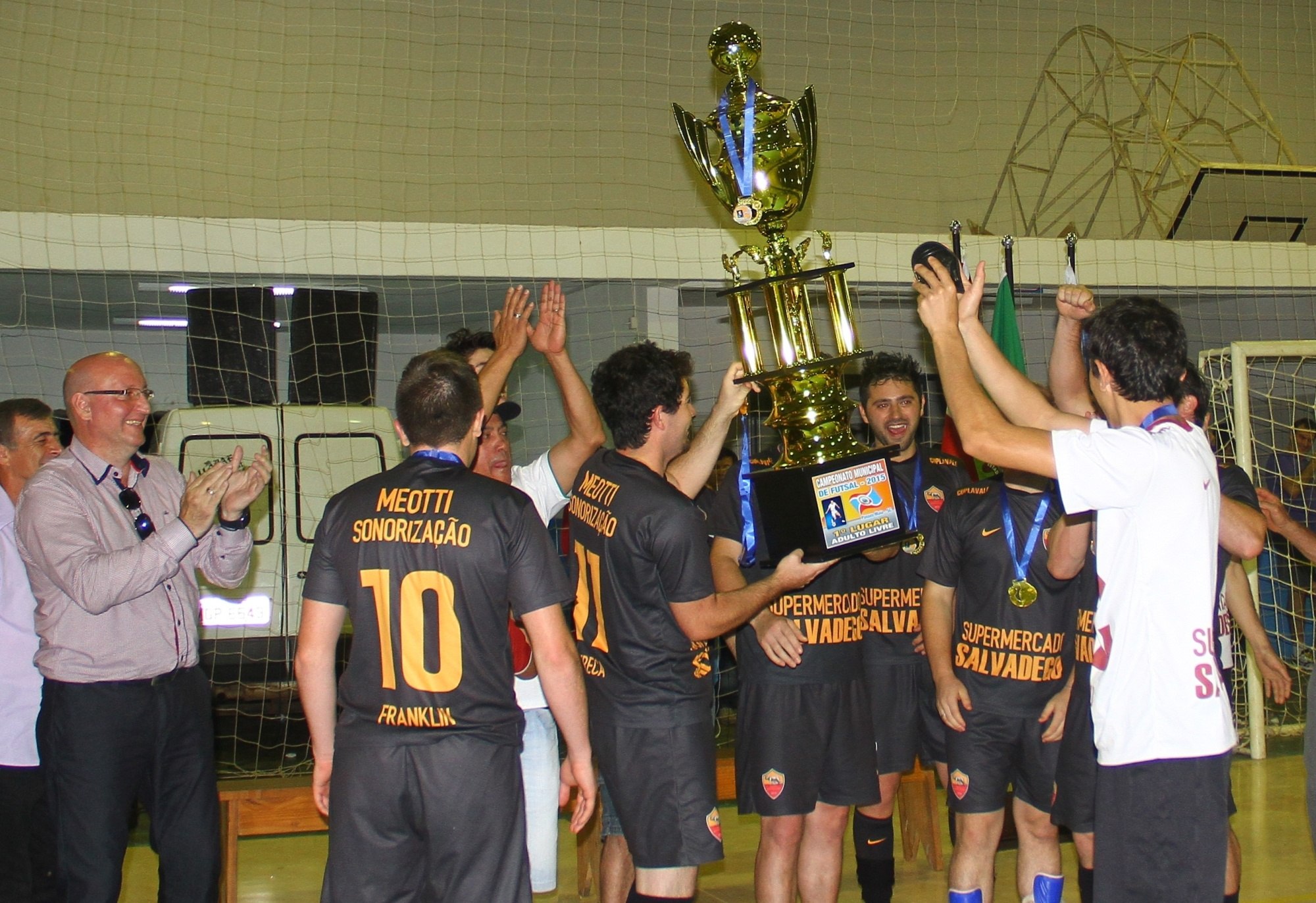 You are currently viewing Municipal de Futsal é encerrado com entrega de premiação em Passos Maia