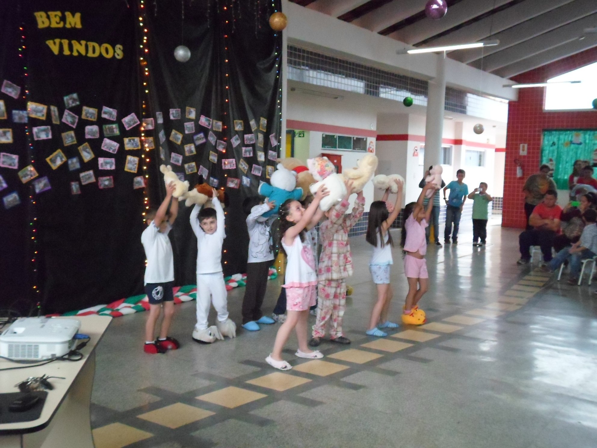 Read more about the article Crianças se apresentam durante eventos em creche de Ponte Serrada