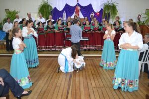 Read more about the article Encontro de Corais fecha comemorações de aniversário em Passos Maia