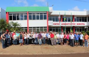 Read more about the article Governo Municipal de São Domingos entrega cinco novos veículos