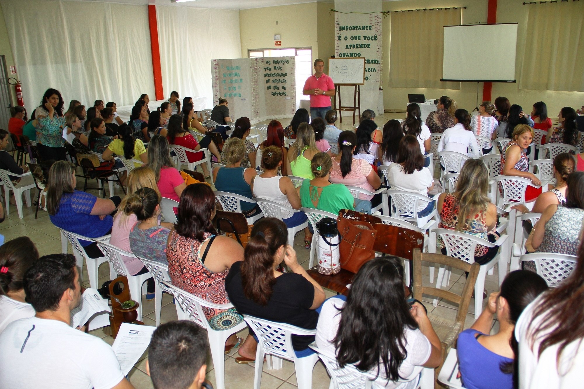 Read more about the article Educação capacita equipe na semana que antecede volta às aulas em Ponte Serrada