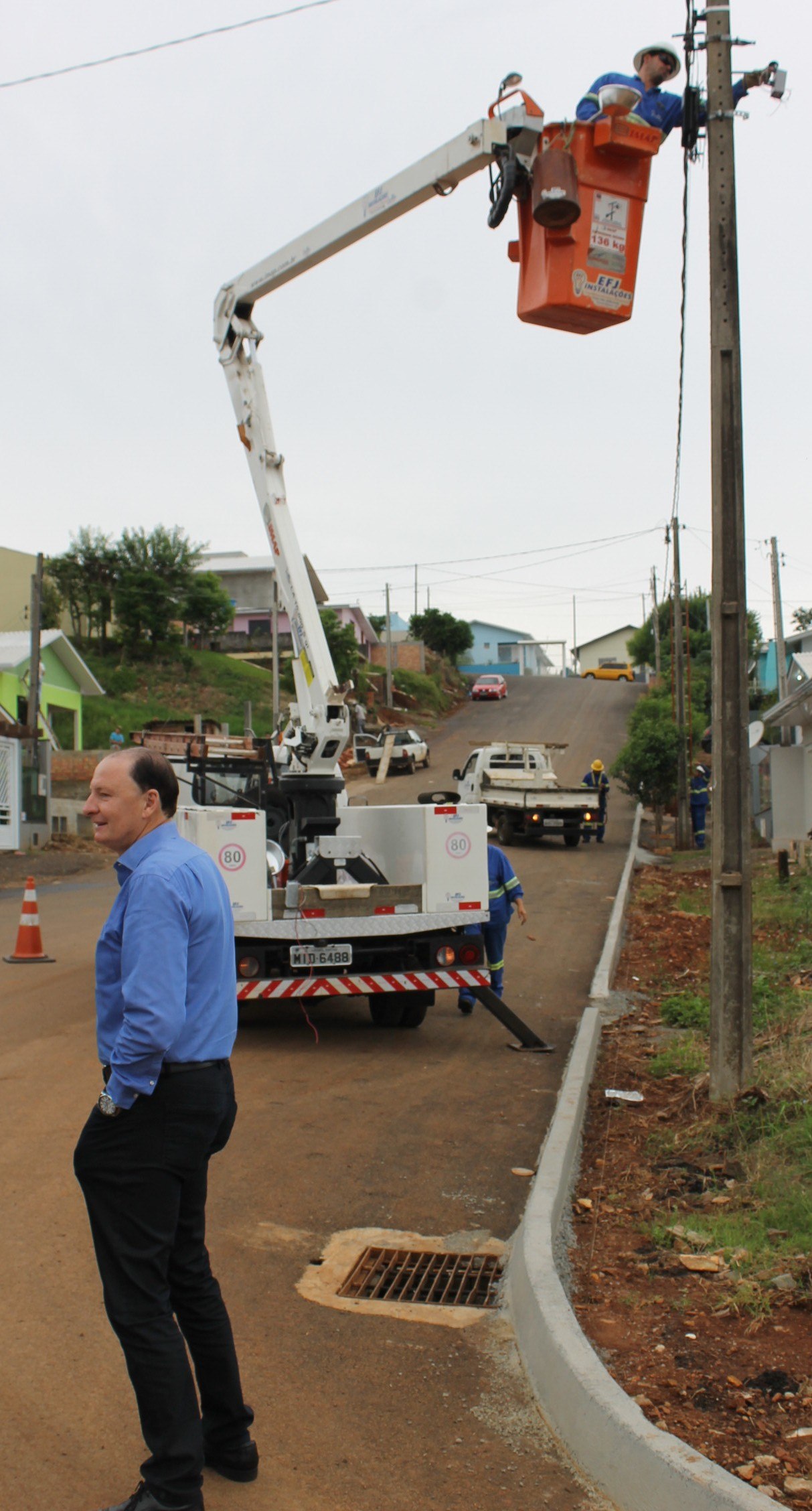 Read more about the article Prefeitura inicia recuperação de iluminação pública no Bairro Tacca