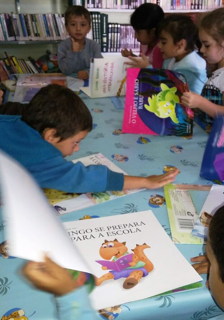 Read more about the article Biblioteca de Ponte Serrada ensina história da Páscoa a centenas de crianças
