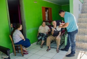 Read more about the article Programa remédio em casa começa a ser entregue nos bairros