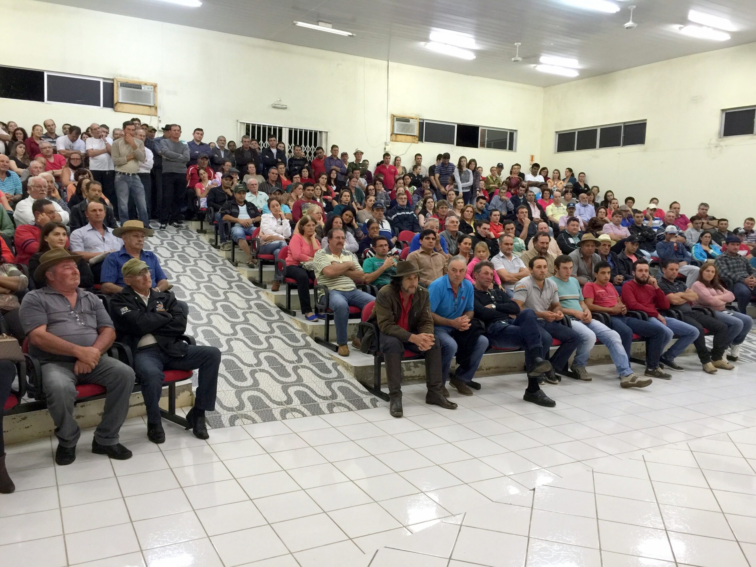 You are currently viewing Associação Hospitalar de Vargeão reelege diretoria para mais dois anos em Assembleia