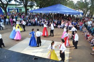 Read more about the article Tarde da Família na Praça reúne cerca de 600 pessoas em Passos Maia