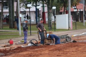 Read more about the article Governo Municipal retoma obras do calçadão em São Domingos